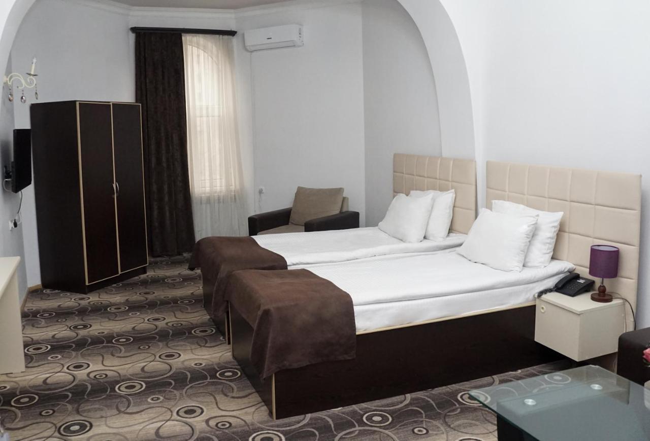 Nor Yerevan Hotel Exterior photo