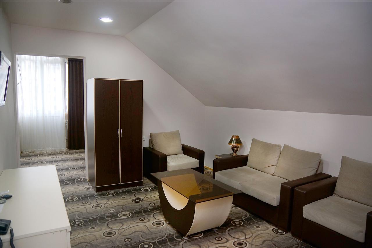 Nor Yerevan Hotel Exterior photo